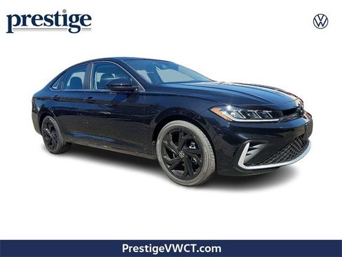 New 2025 Volkswagen Jetta SE image 1