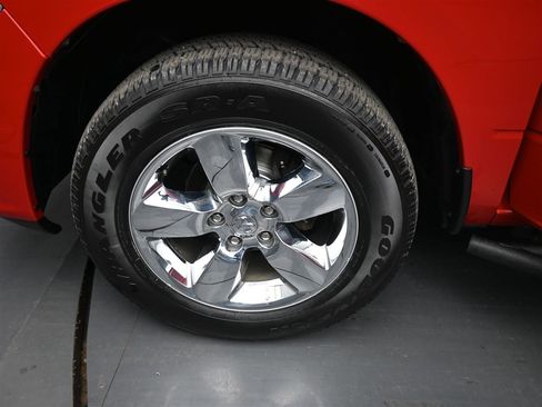 Used 2019 RAM 1500 Express w/ Express Value Package AWD/4WD image 18