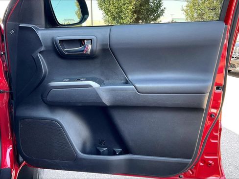 Used 2021 Toyota Tacoma SR5 RWD image 23