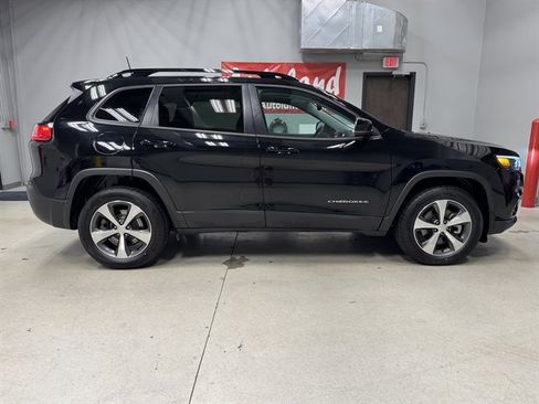 Used 2022 Jeep Cherokee Limited AWD/4WD image 8