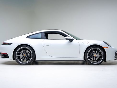 Used 2020 Porsche 911 Carrera image 3