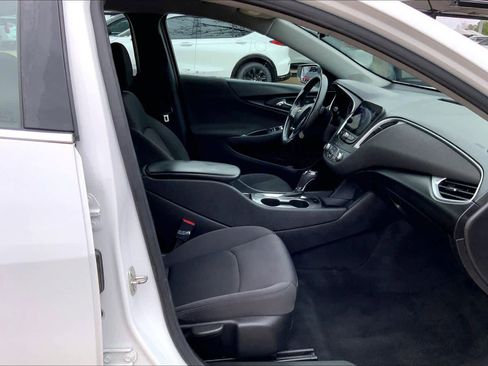 Used 2020 Chevrolet Malibu RS w/ LPO, Convenience Package 1 image 9