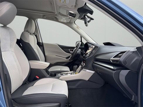 Used 2023 Subaru Forester Premium image 13