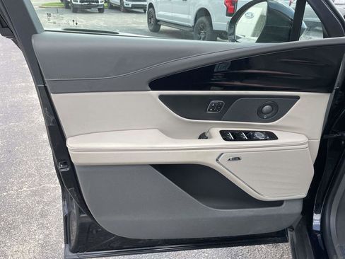 Used 2024 Lincoln Nautilus Reserve w/ Equipment Group 202A image 15