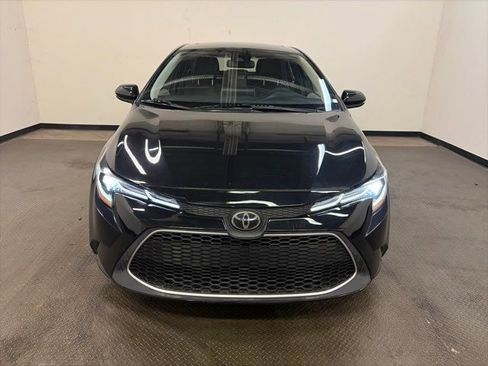 Used 2020 Toyota Corolla XLE image 3