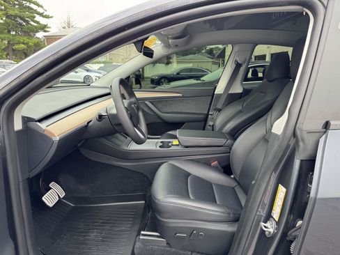 Used 2023 Tesla Model Y Performance AWD/4WD image 19