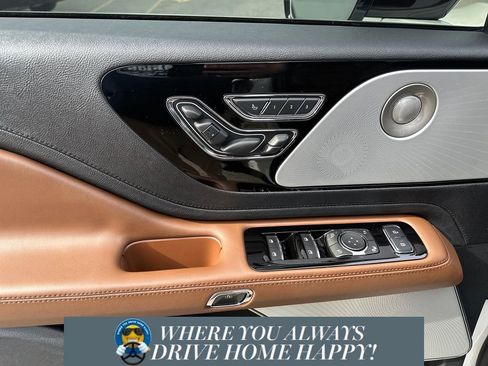 Certified 2023 Lincoln Aviator Reserve w/ Equipment Group 201A image 11