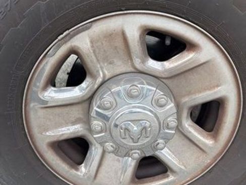 Used 2023 RAM 2500 Big Horn w/ Level 1 Equipment Group image 9