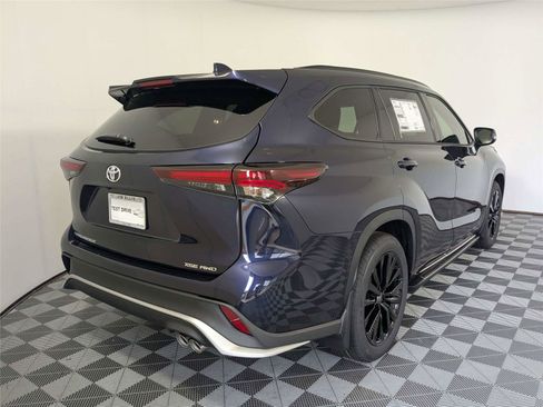 New 2026 Toyota Highlander XSE AWD/4WD image 5