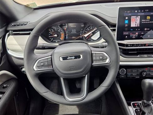 Certified 2025 Jeep Compass Limited AWD/4WD image 20