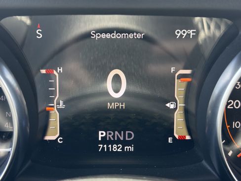 Used 2020 Jeep Gladiator Overland AWD/4WD image 2