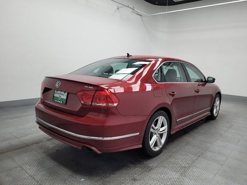 Used 2015 Volkswagen Passat 3.6 SEL Premium image 9