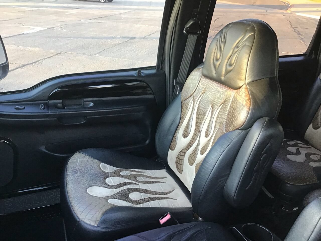 Used 2001 Ford Excursion XLT AWD/4WD image 30