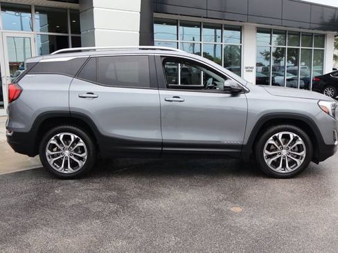 Used 2020 GMC Terrain SLT w/ Preferred Package FWD image 10