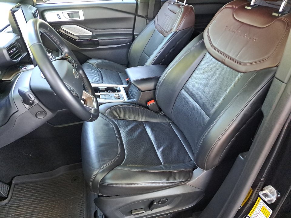 Used 2023 Ford Explorer Platinum w/ Technology Package AWD/4WD image 10