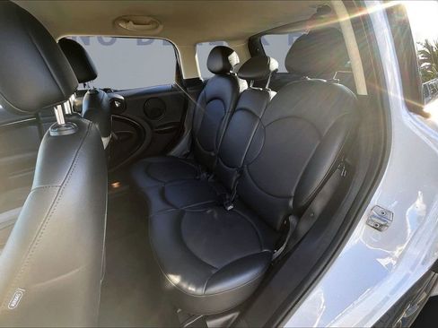 Used 2013 MINI Cooper Countryman Cooper image 21