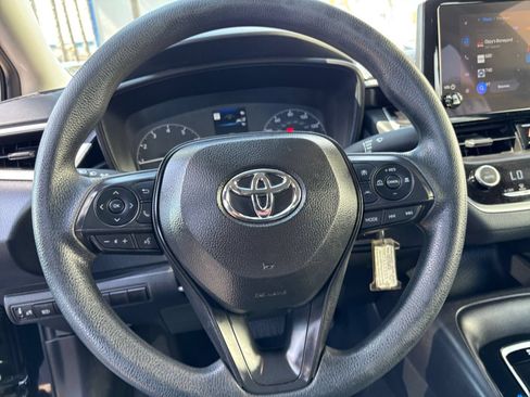 Used 2025 Toyota Corolla LE FWD image 25