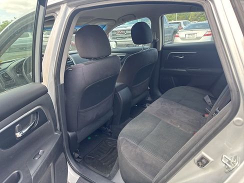 Used 2014 Nissan Altima 2.5 S w/ Sport Value Package image 13