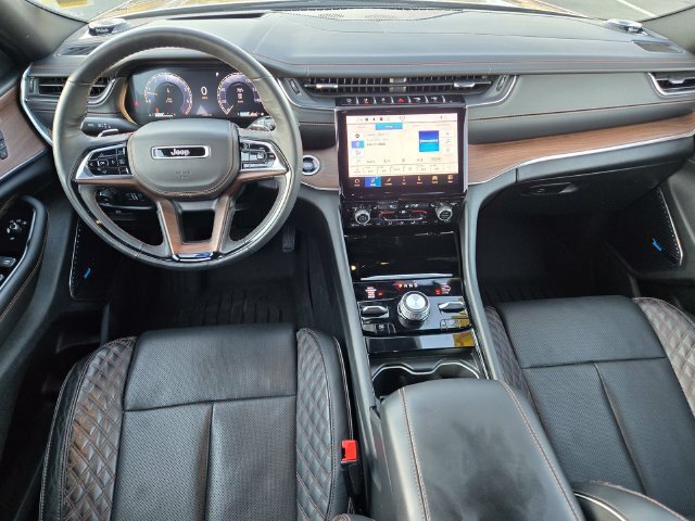 Used 2024 Jeep Grand Cherokee Summit w/ Adv Protech Group IV AWD/4WD image 11