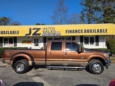 Used 2012 Ford F350 Lariat image 4