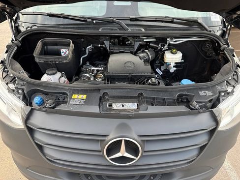 Used 2025 Mercedes-Benz Sprinter 2500 image 33
