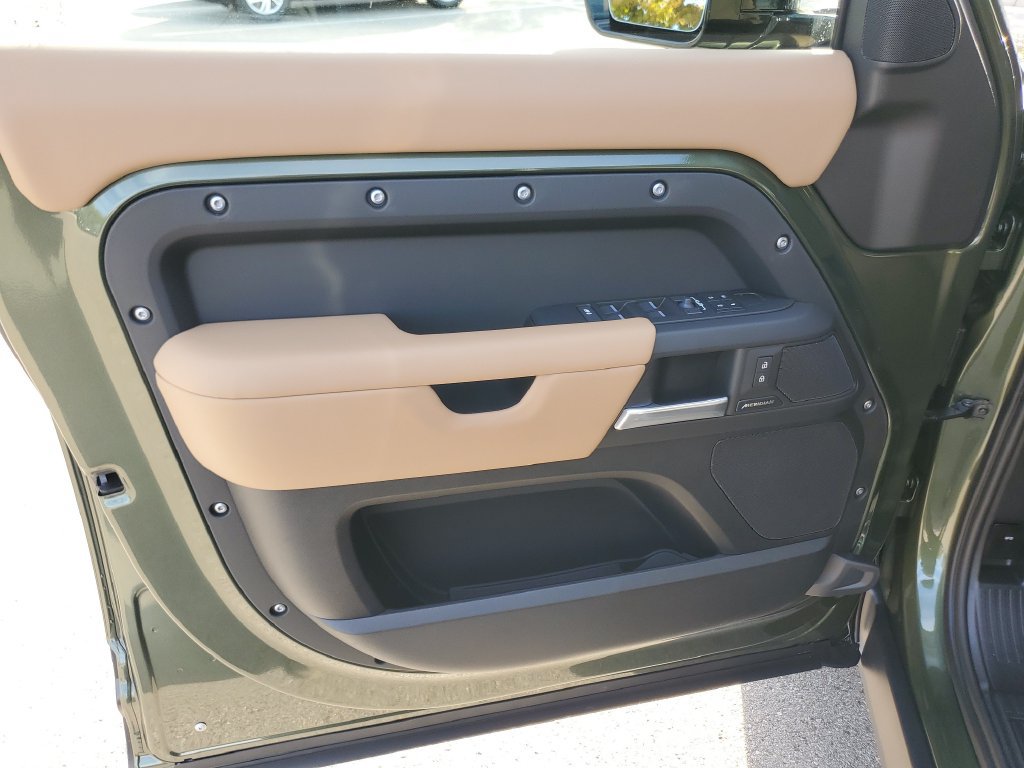 New 2026 Land Rover Defender 110 S AWD/4WD image 7