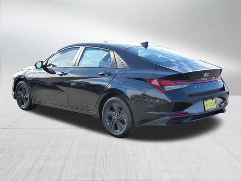 Certified 2023 Hyundai Elantra SEL image 5