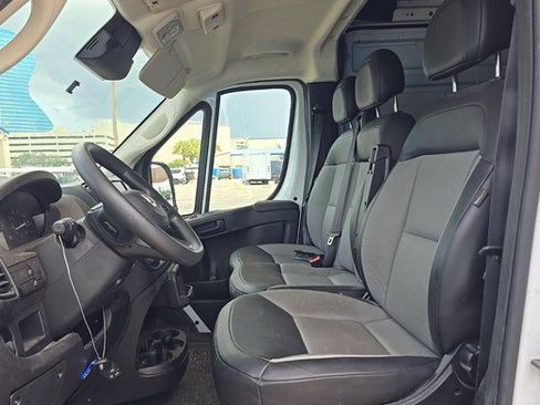 Used 2023 RAM ProMaster 2500 FWD image 3