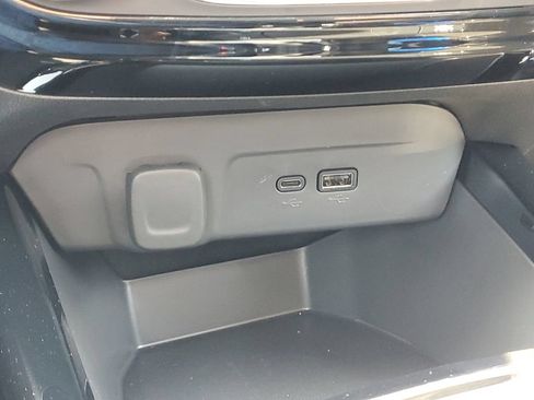Used 2025 Chevrolet Trax ACTIV FWD image 25