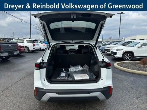 New 2026 Volkswagen Tiguan SE image 32