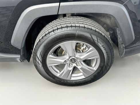 Used 2025 Toyota RAV4 XLE FWD image 11
