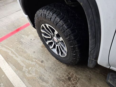 Used 2020 GMC Sierra 1500 AT4 w/ AT4 Premium Package image 10