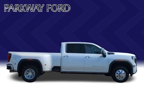 Used 2024 GMC Sierra 3500 Denali Ultimate AWD/4WD image 6