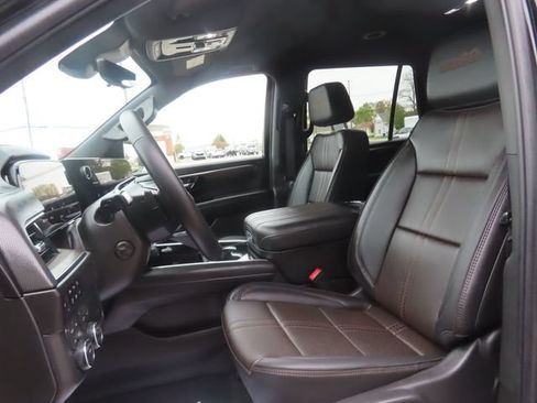 Used 2026 Chevrolet Tahoe High Country AWD/4WD image 19
