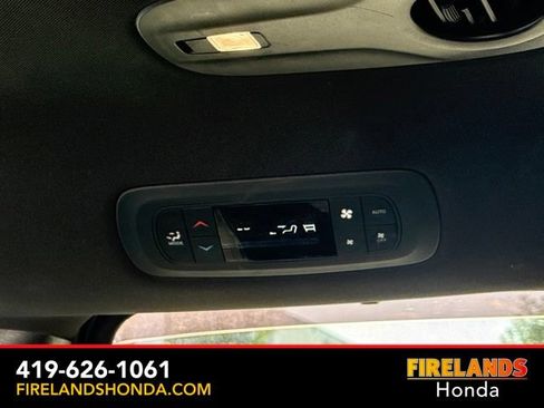 Used 2019 Chrysler Pacifica Touring Plus w/ S Appearance Package FWD image 23