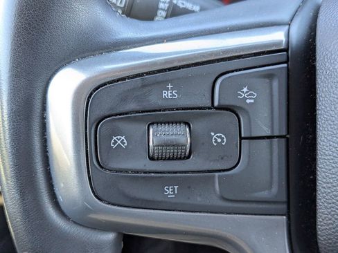 Used 2024 Chevrolet Suburban LT image 28