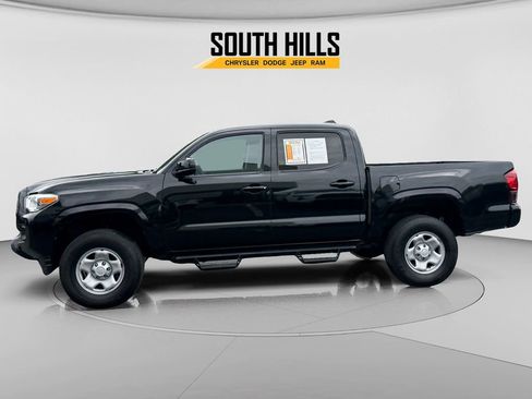 Used 2022 Toyota Tacoma SR AWD/4WD image 2