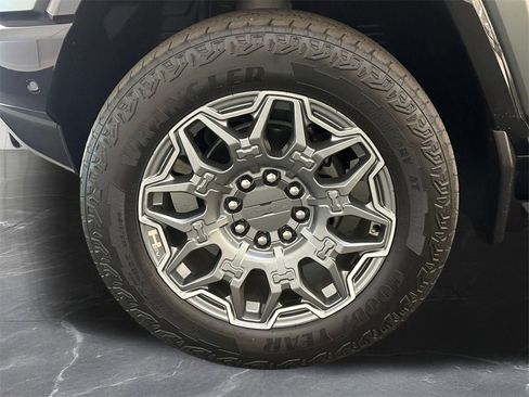 Used 2024 GMC Hummer EV 3X image 38