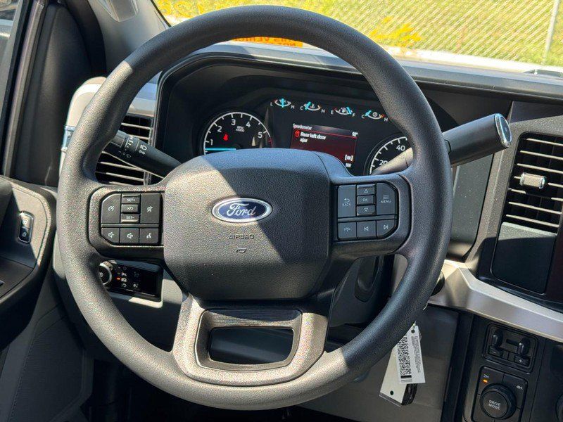 Used 2025 Ford F250 XL w/ XL Chrome Package AWD/4WD image 14