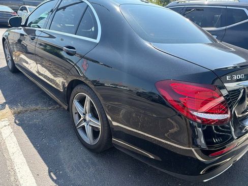Used 2017 Mercedes-Benz E 300 4MATIC image 6
