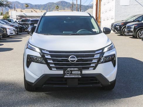 Used 2025 Nissan Rogue S FWD image 2