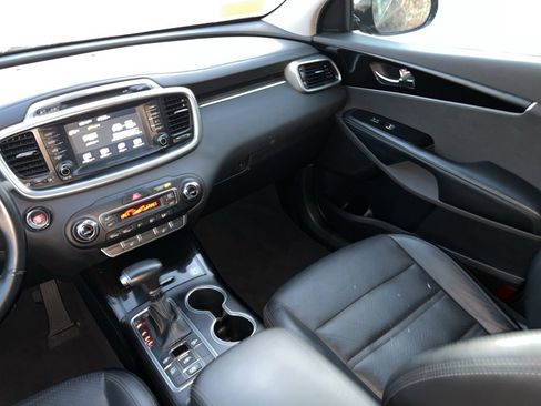 Used 2019 Kia Sorento EX image 21