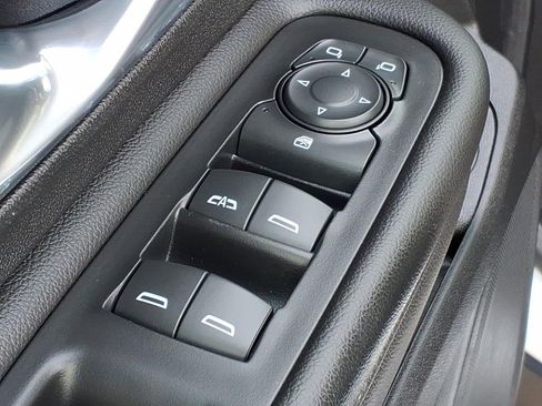 Used 2022 GMC Terrain SLE w/ Driver Convenience Package image 13