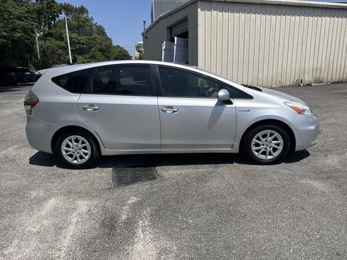 Used 2014 Toyota Prius V Three FWD image 4