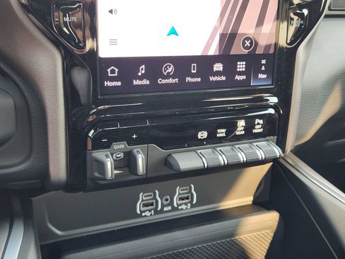 New 2027 RAM 3500 Big Horn AWD/4WD image 18