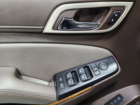 Used 2020 GMC Yukon XL Denali w/ Open Road Package image 18