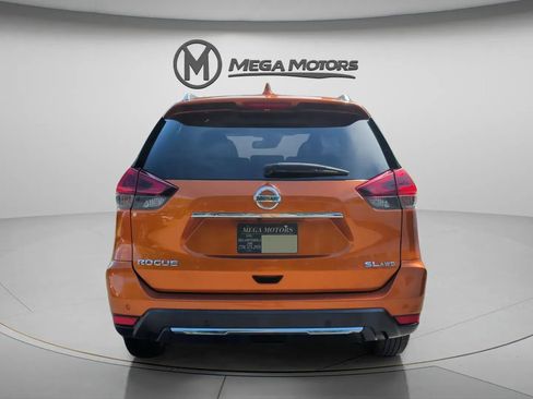 Used 2019 Nissan Rogue SL w/ Premium Package AWD/4WD image 6