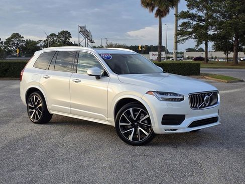 Used 2021 Volvo XC90 T6 Momentum image 1