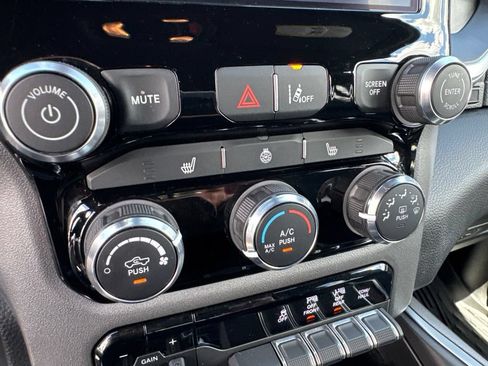 Used 2025 RAM 1500 Big Horn AWD/4WD image 31