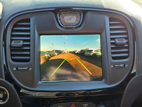 Used 2018 Chrysler 300 S w/ 300S Alloy Package image 30